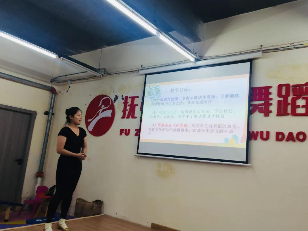 艺朝艺夕艺术培训学校_多艺艺术培训机构_艺壹仟艺术区-人民艺术网/