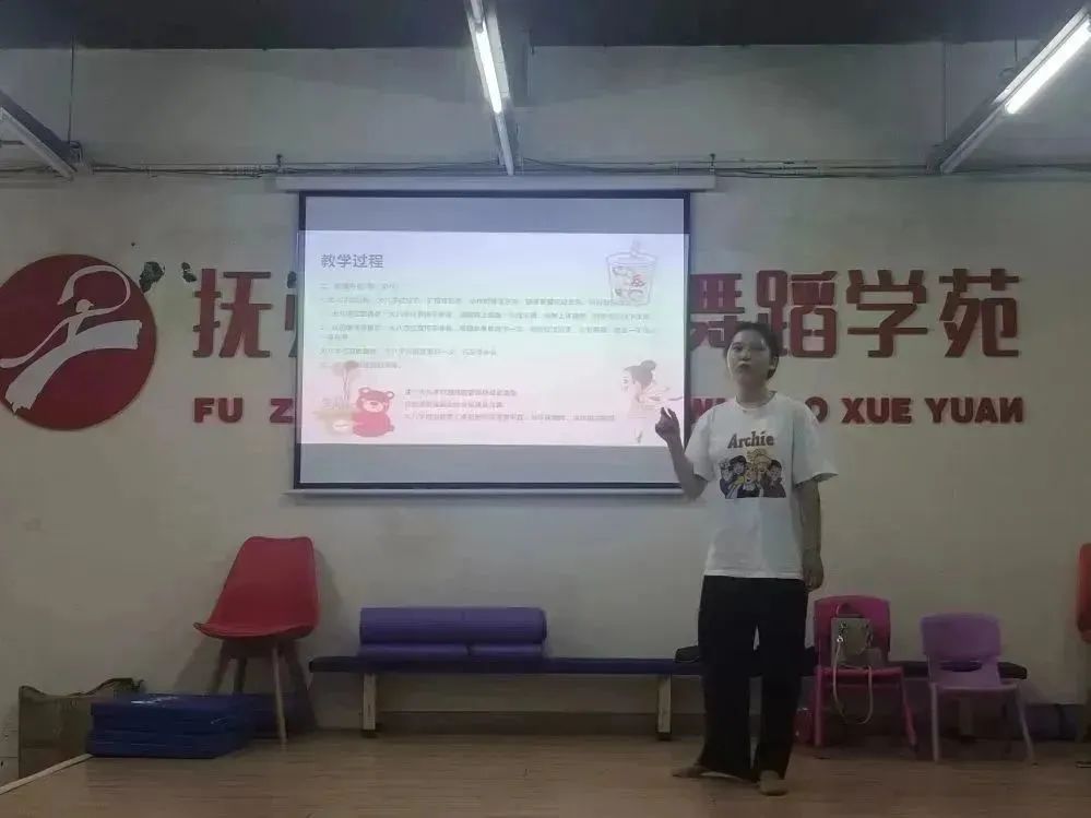 多艺艺术培训机构_艺壹仟艺术区-人民艺术网_艺朝艺夕艺术培训学校/