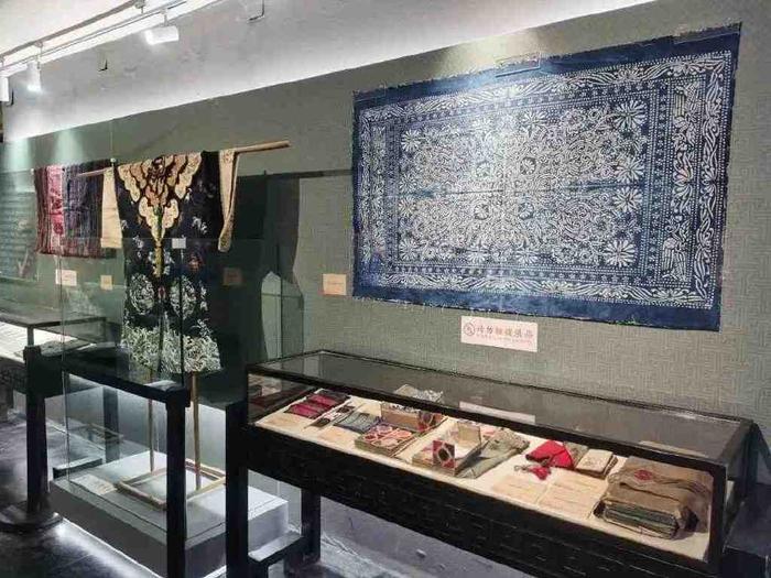 展览艺术设计_艺术展览_展览艺术家/