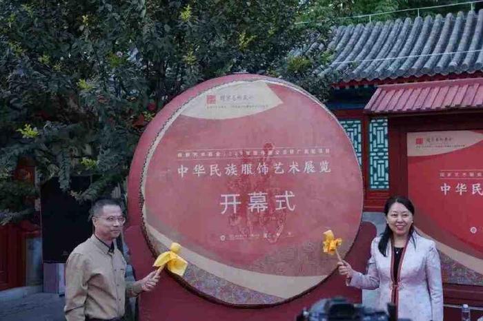展览艺术家_展览艺术设计_艺术展览/