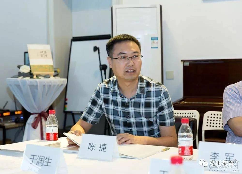 人文美术西方艺术的特点_人文美艺术美_西方美术人文艺术