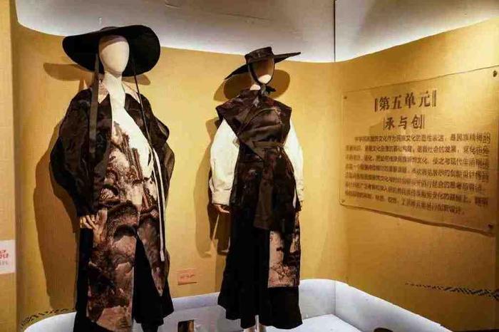 展览艺术家_展览艺术设计_艺术展览