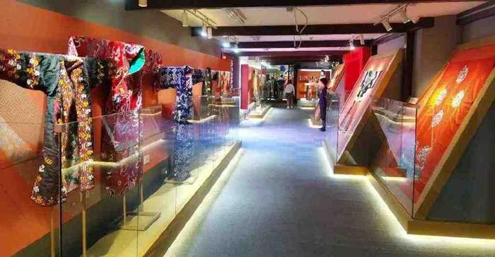 展览艺术家_艺术展览_展览艺术设计