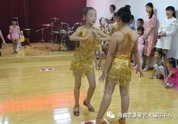 多艺艺术培训机构_艺考生培训文化课机构_沁县国红么艺艺队沁县小句艺术口才