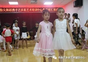 多艺艺术培训机构_艺考生培训文化课机构_沁县国红么艺艺队沁县小句艺术口才