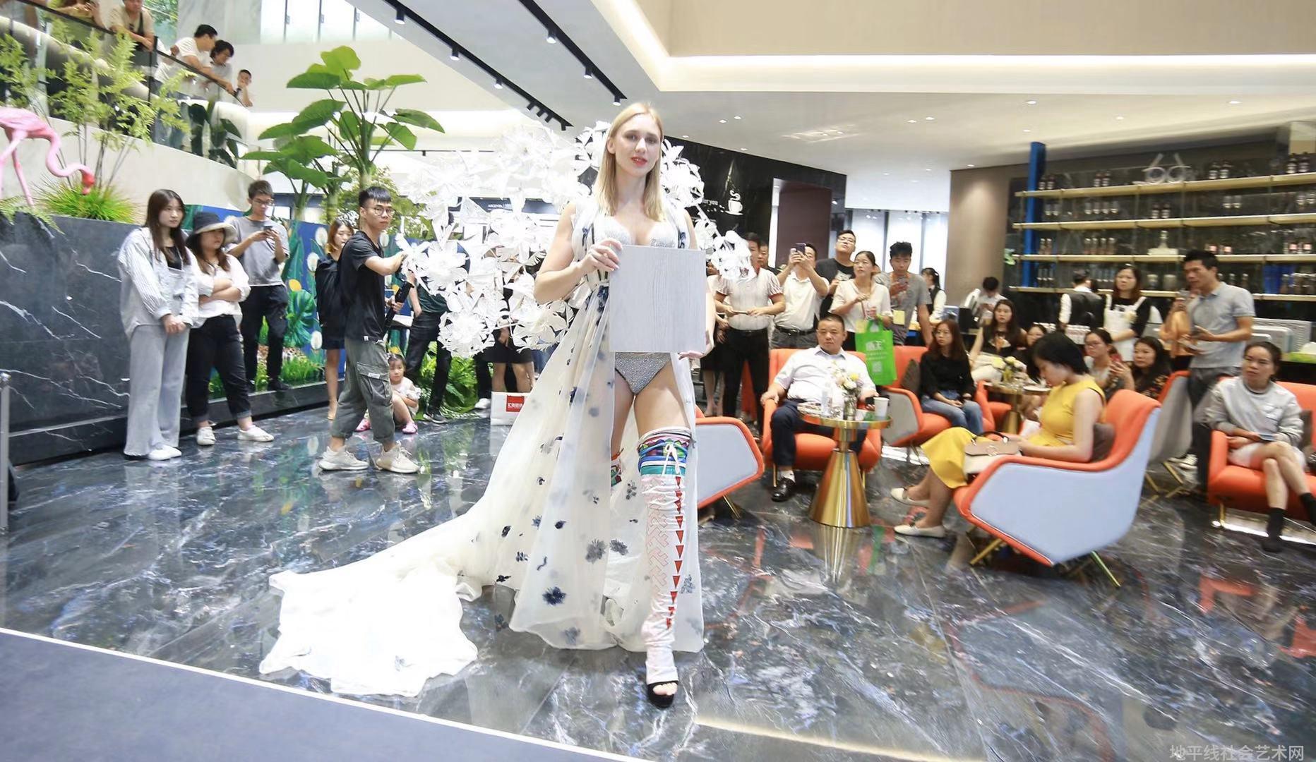 淄博人体陶艺彩绘展_漂流人体裸身彩绘现场_人体彩绘