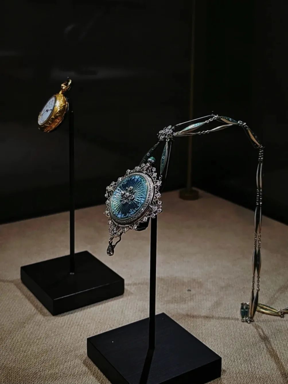 展览艺术家_艺术展览_展览艺术品