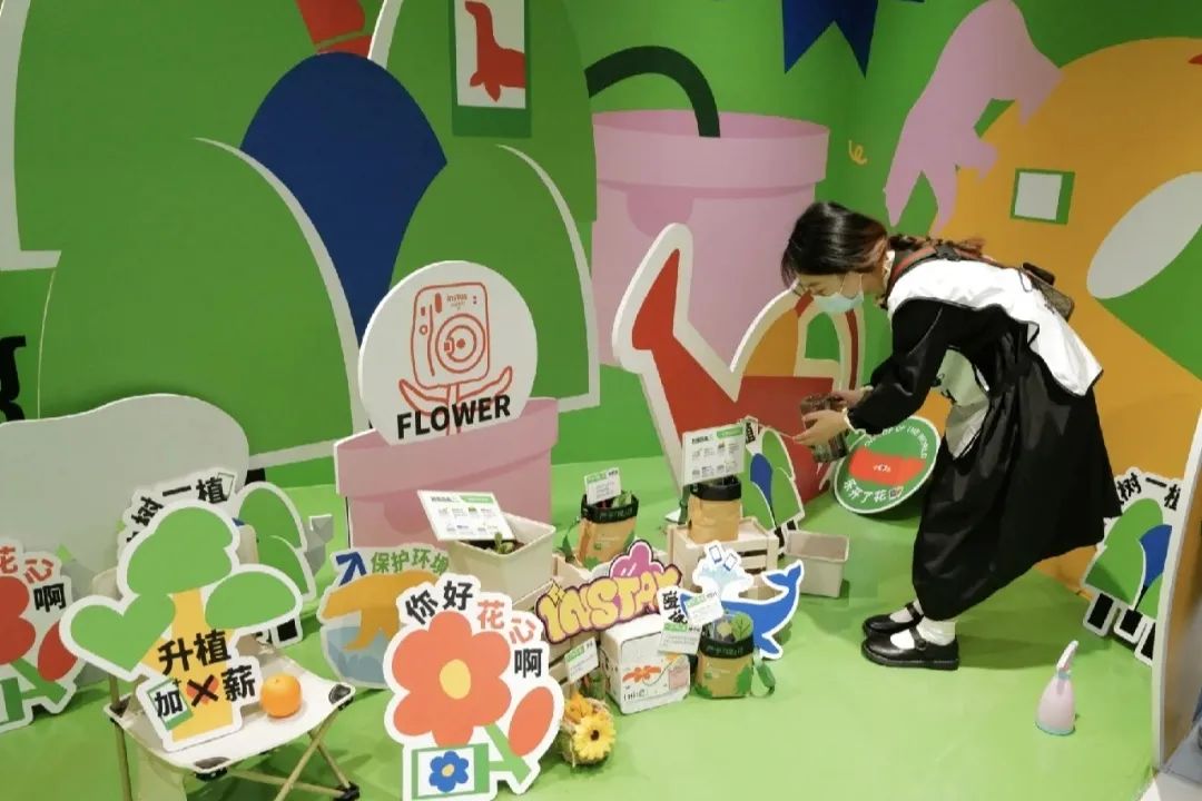 展览艺术家_艺术展览_展览艺术品