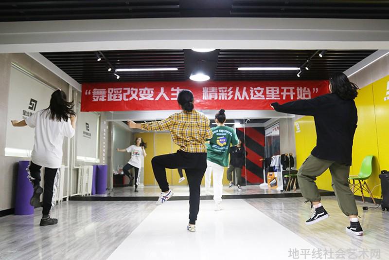 街舞艺考培训机构哪家好，该如何选择？