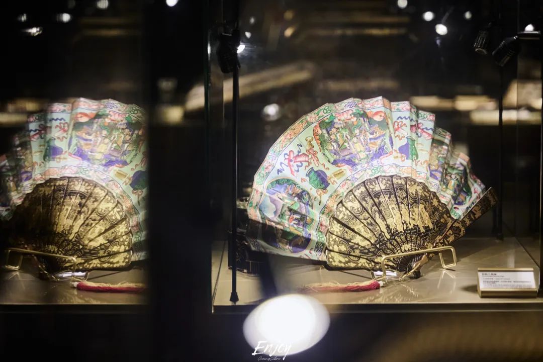 展览艺术家_展览艺术设计_艺术展览