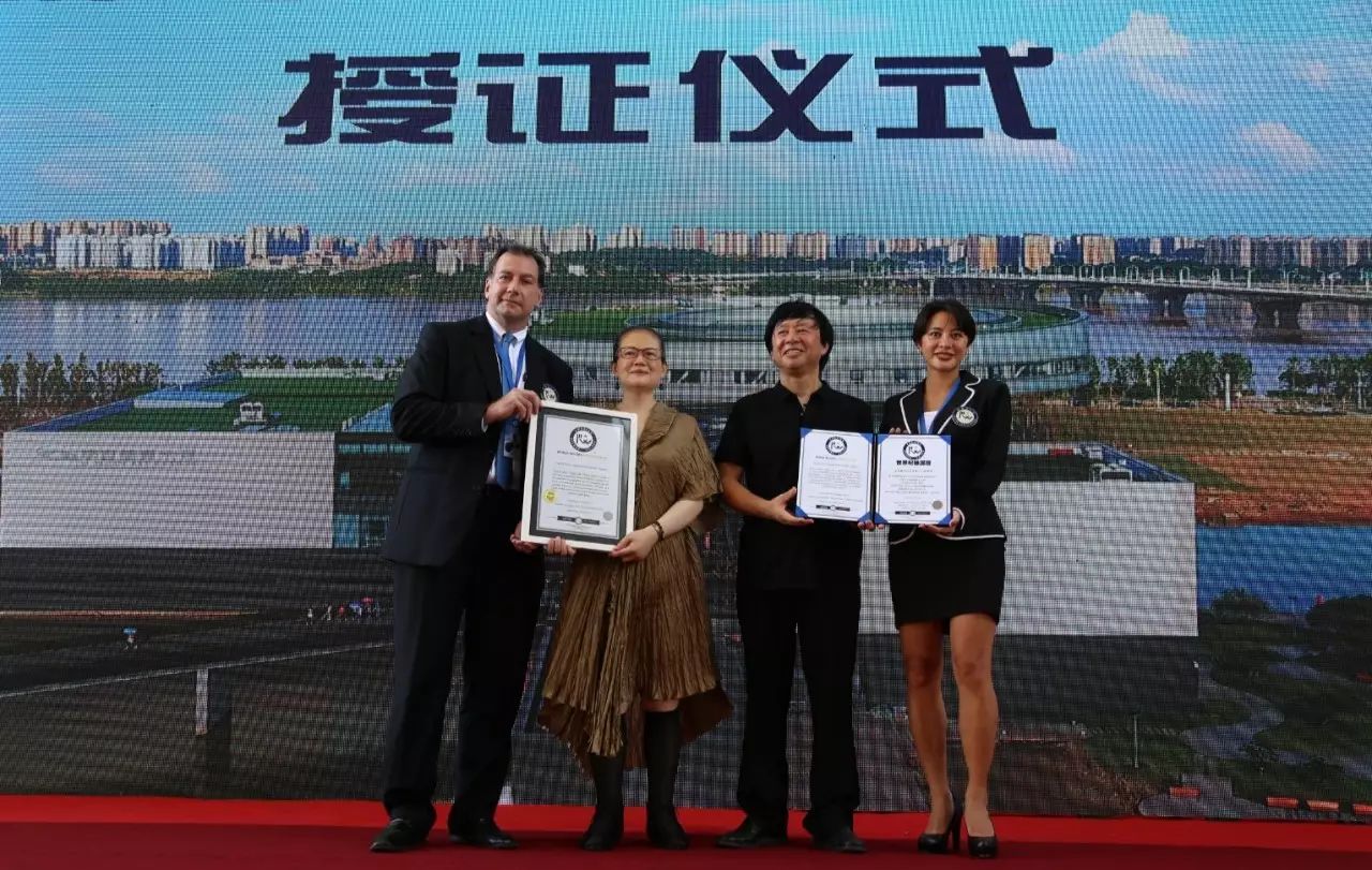 私人美术馆的出路_国外私人美术馆_私人美术馆海报